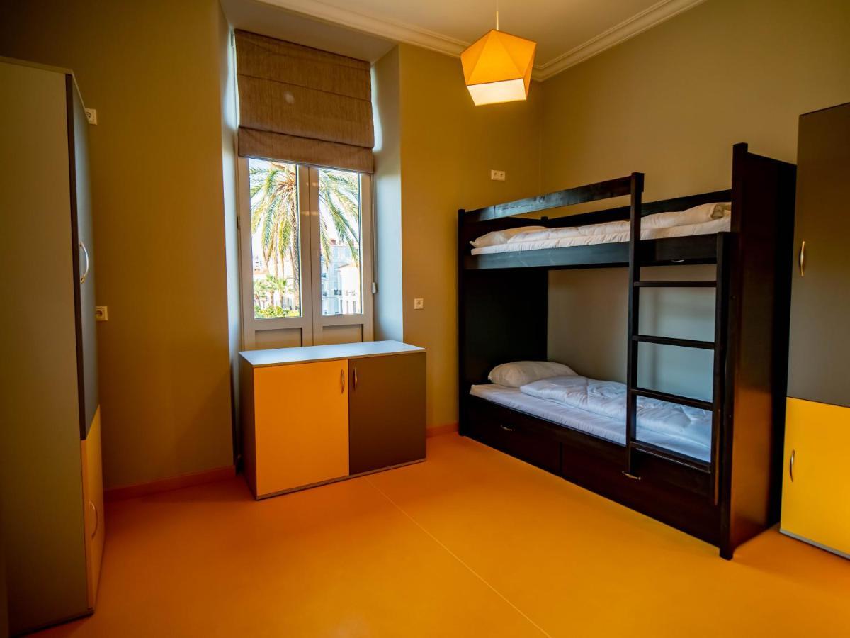 Hostel Banana'S Camp Cannes Exteriér fotografie