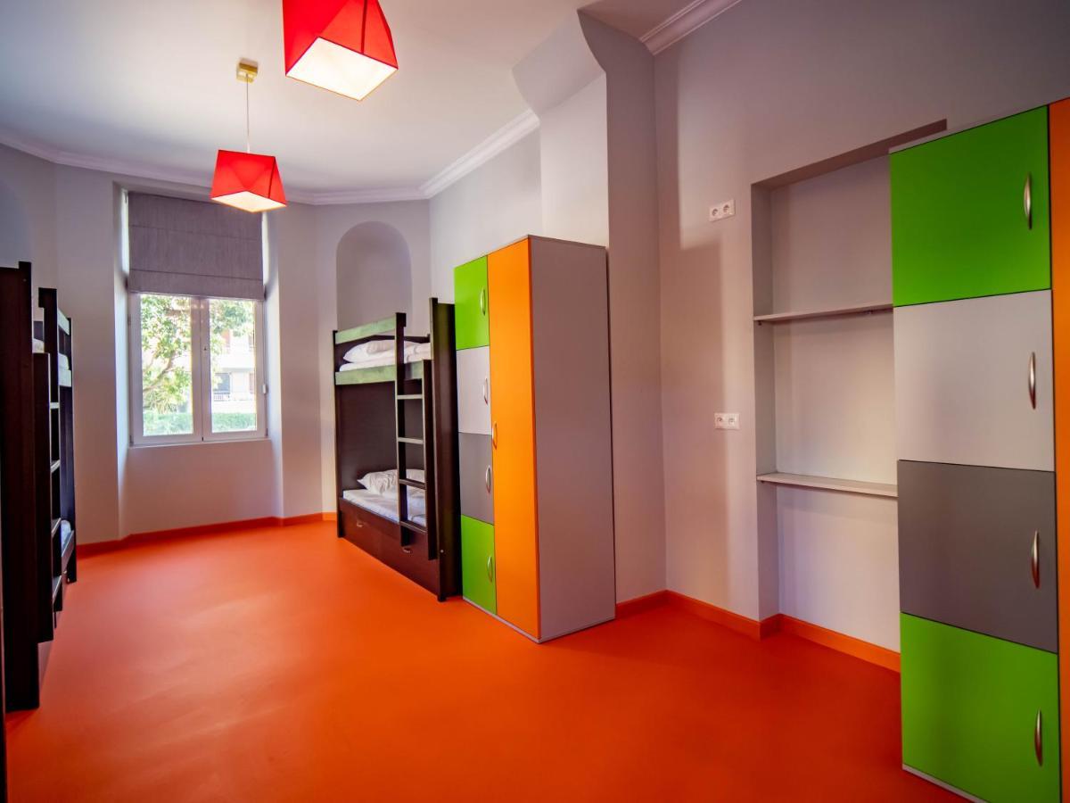 Hostel Banana'S Camp Cannes Exteriér fotografie