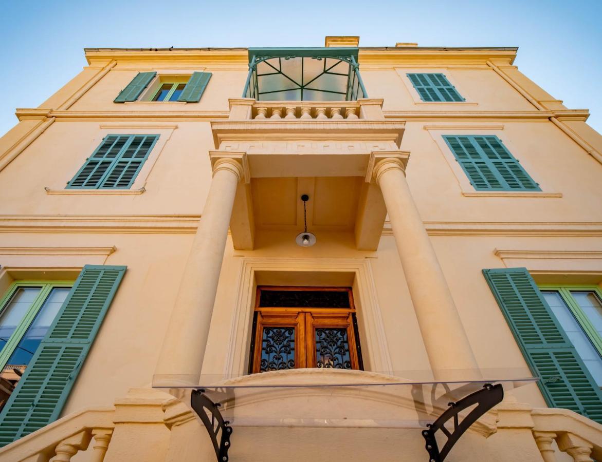 Hostel Banana'S Camp Cannes Exteriér fotografie