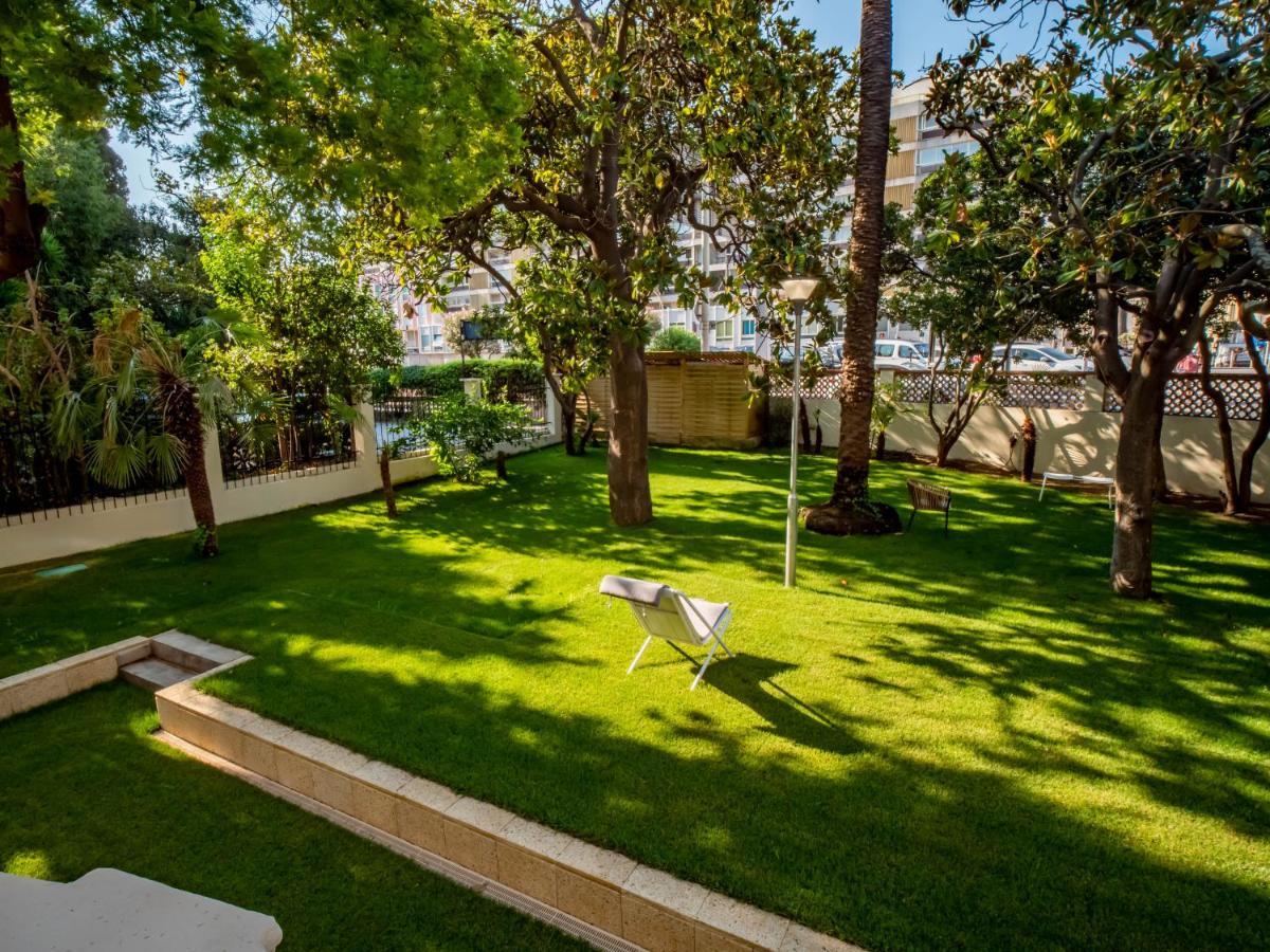 Hostel Banana'S Camp Cannes Exteriér fotografie