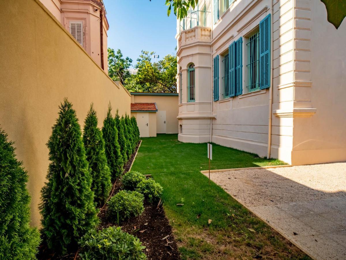 Hostel Banana'S Camp Cannes Exteriér fotografie