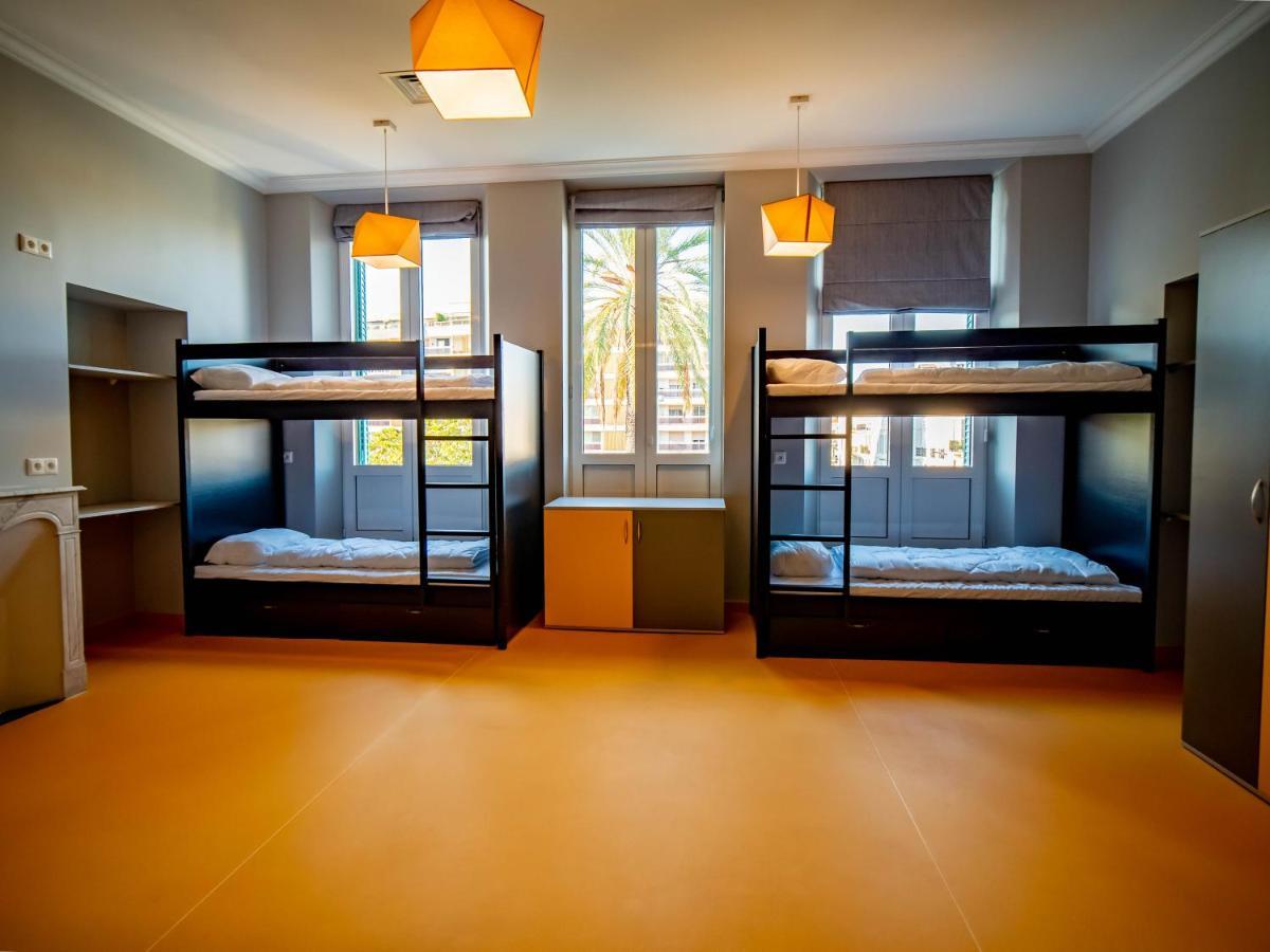 Hostel Banana'S Camp Cannes Exteriér fotografie