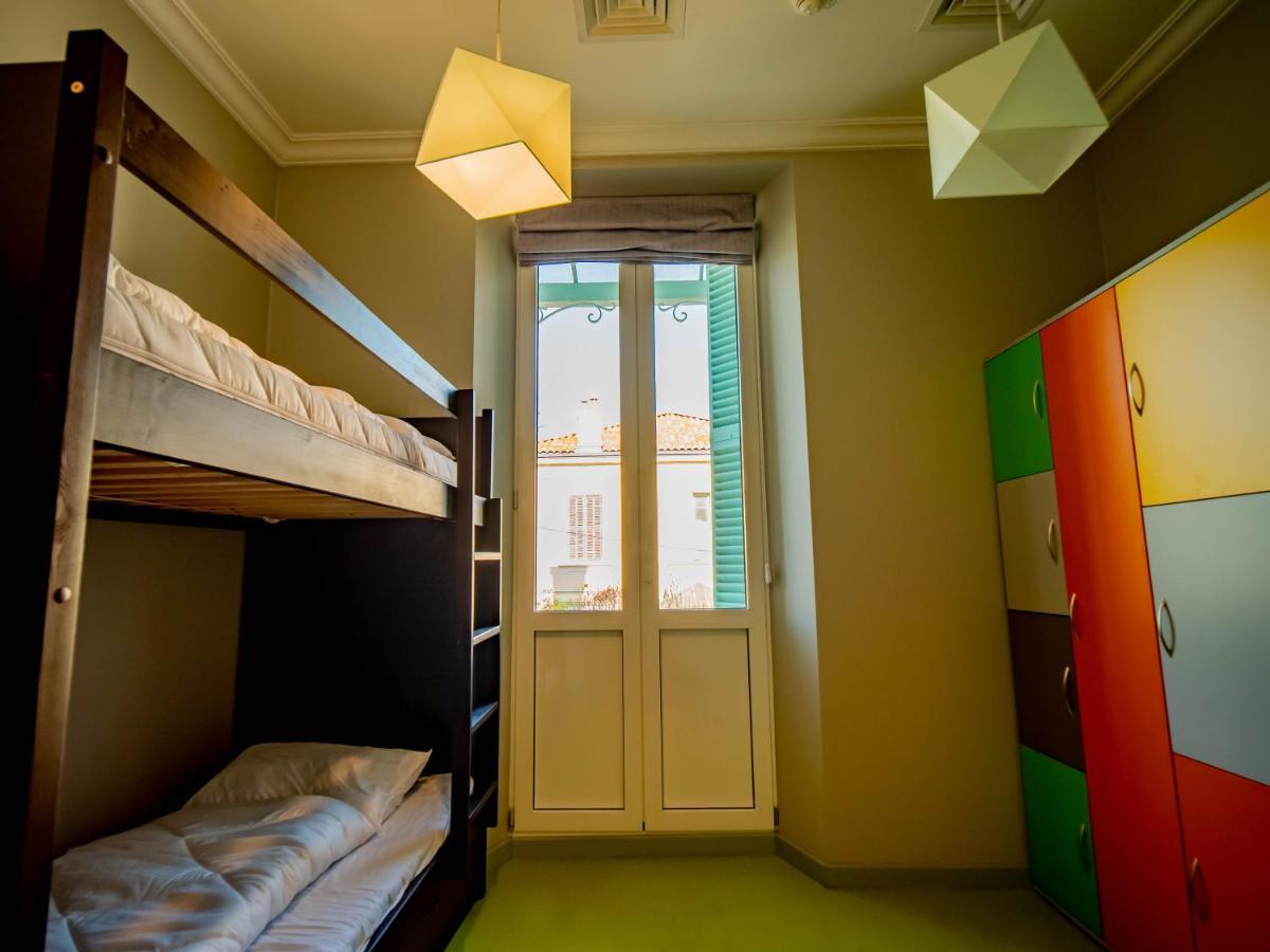 Hostel Banana'S Camp Cannes Exteriér fotografie