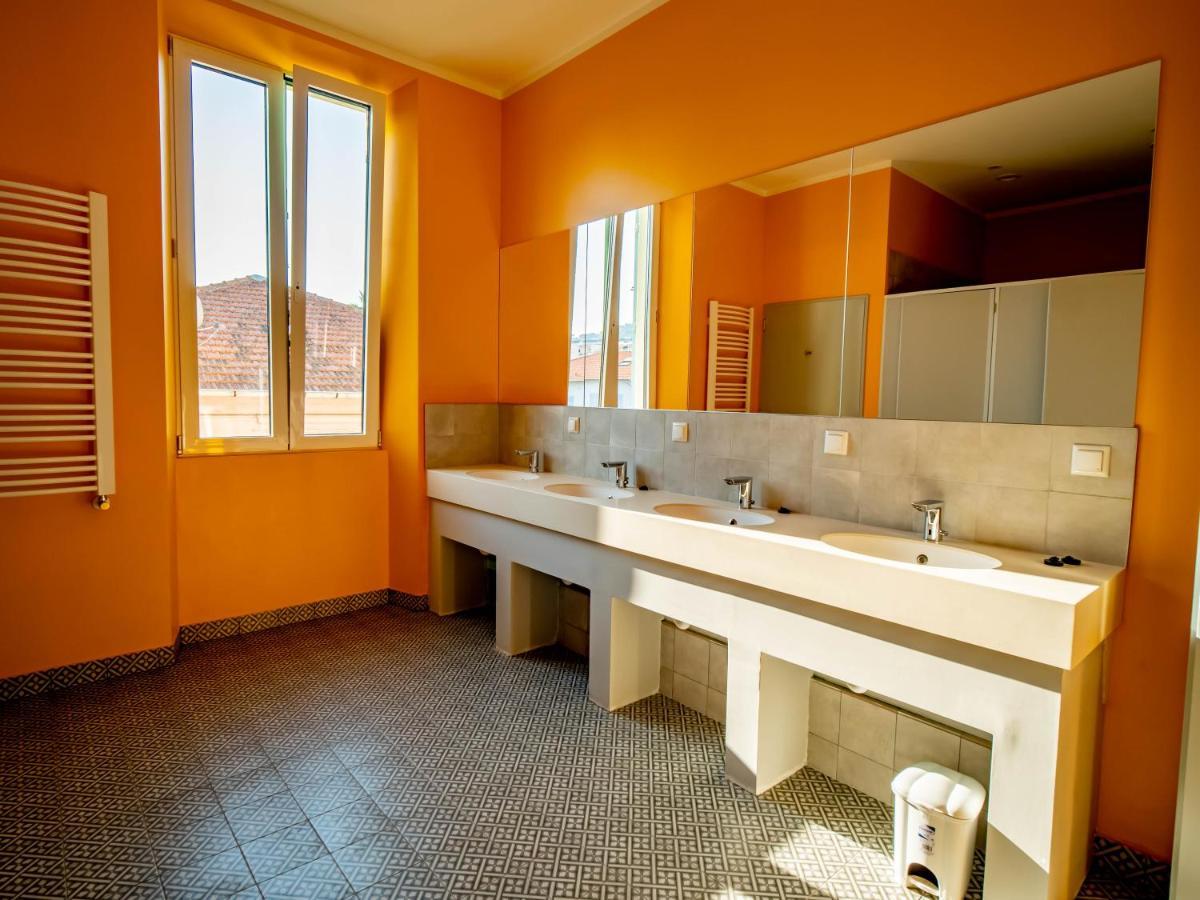 Hostel Banana'S Camp Cannes Exteriér fotografie
